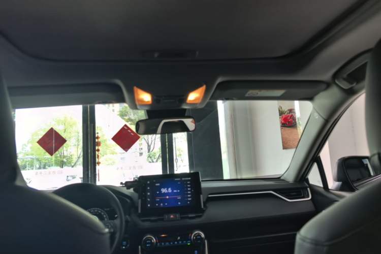 Used Toyota RAV4 2022 2.0L CVT Two-Wheel Drive Fashion Edition Headliner
