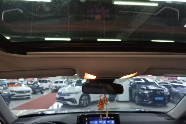 Used Toyota RAV4 2022 2.0L CVT Two-Wheel Drive Fashion Edition Headliner
