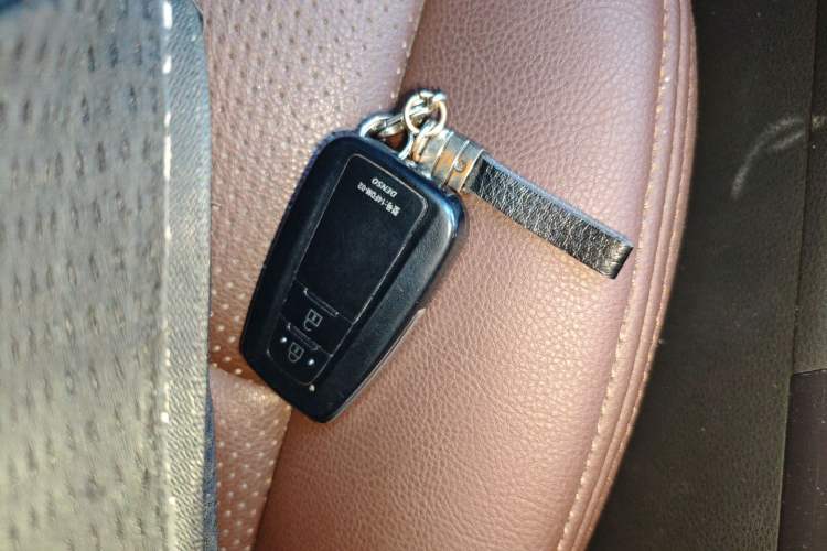 Used Toyota RAV4 2022 2.0L CVT Two-Wheel Drive Fashion Edition Interior 1