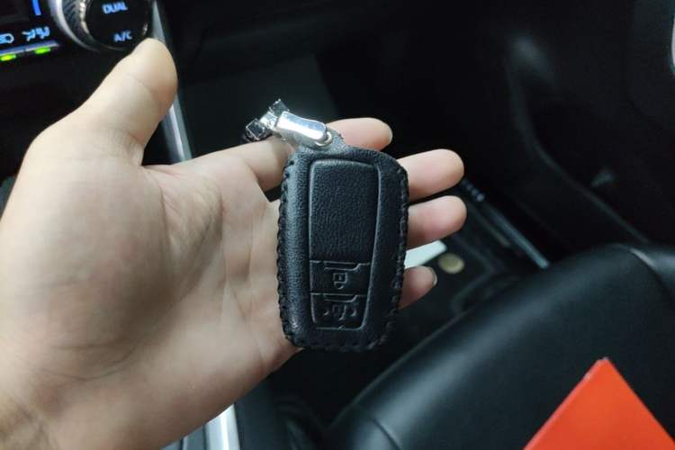 Used Toyota RAV4 2022 Dual-Engine 2.5L E-CVT Two-Wheel Drive Elite Edition Interior 1