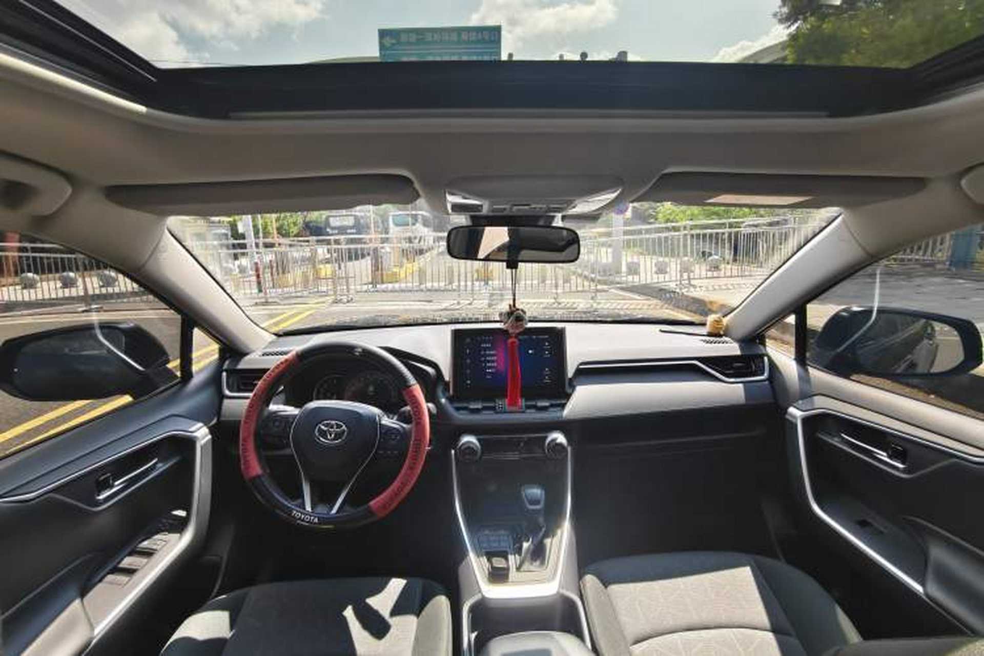 Used Toyota RAV4 2022 2.0L CVT 4x4 Fashion Edition Interior 2