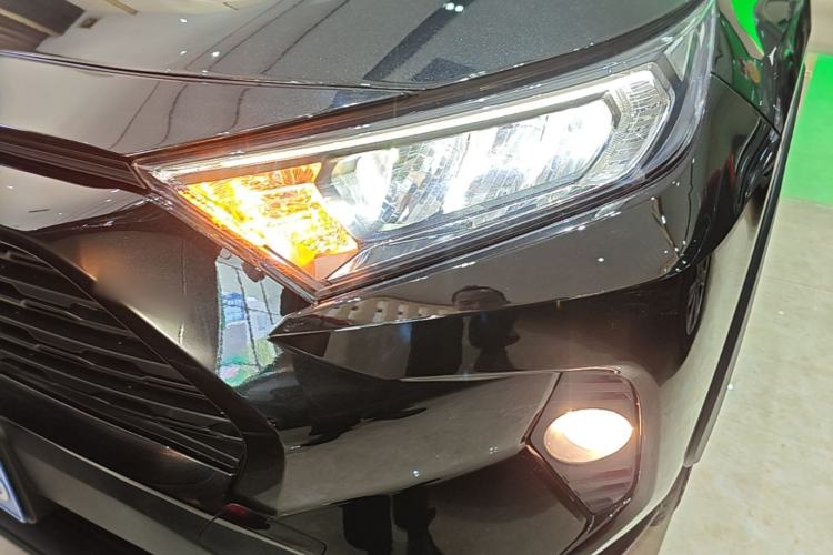 Used Toyota RAV4 2022 2.0L CVT Two-Wheel Drive Urban Edition Left Front Headlight