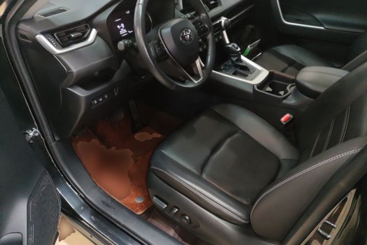 Used Toyota RAV4 2022 2.0L CVT Two-Wheel Drive Fashion Plus Edition Left Front Seat