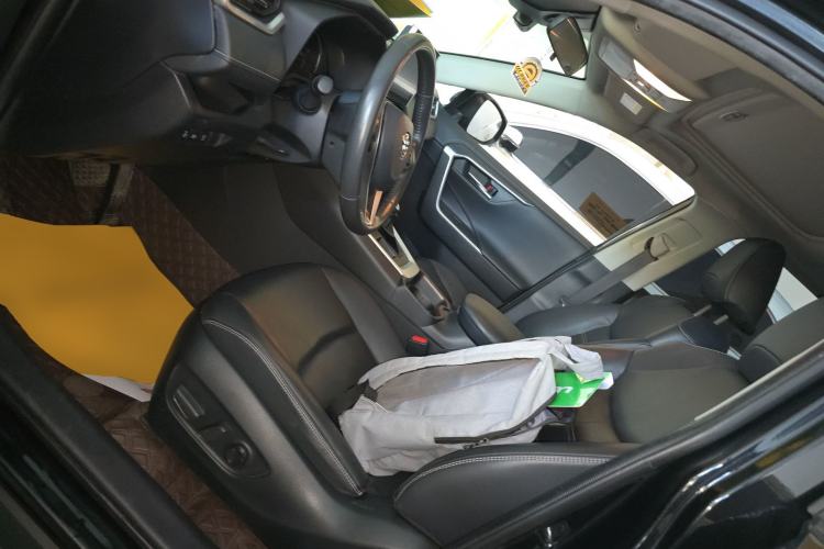 Used Toyota RAV4 2022 2.0L CVT Two-Wheel Drive Fashion Plus Edition Left Front Seat