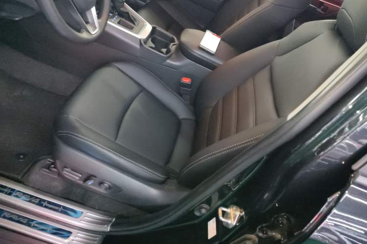 Used Toyota RAV4 2022 2.0L CVT Two-Wheel Drive Fashion Edition Left Front Seat