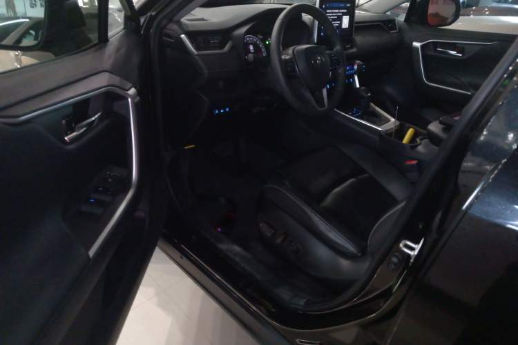 Used Toyota RAV4 2022 2.0L CVT Two-Wheel Drive Fashion Plus Edition Left Front Seat