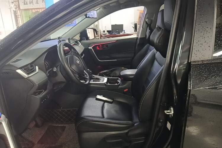 Used Toyota RAV4 2022 2.0L CVT Two-Wheel Drive Urban Edition Left Front Seat