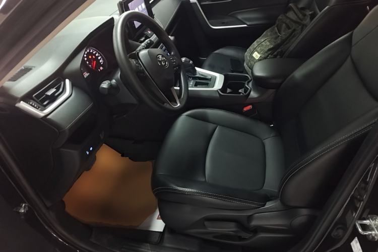 Used Toyota RAV4 2022 2.0L CVT Two-Wheel Drive Urban Edition Left Front Seat