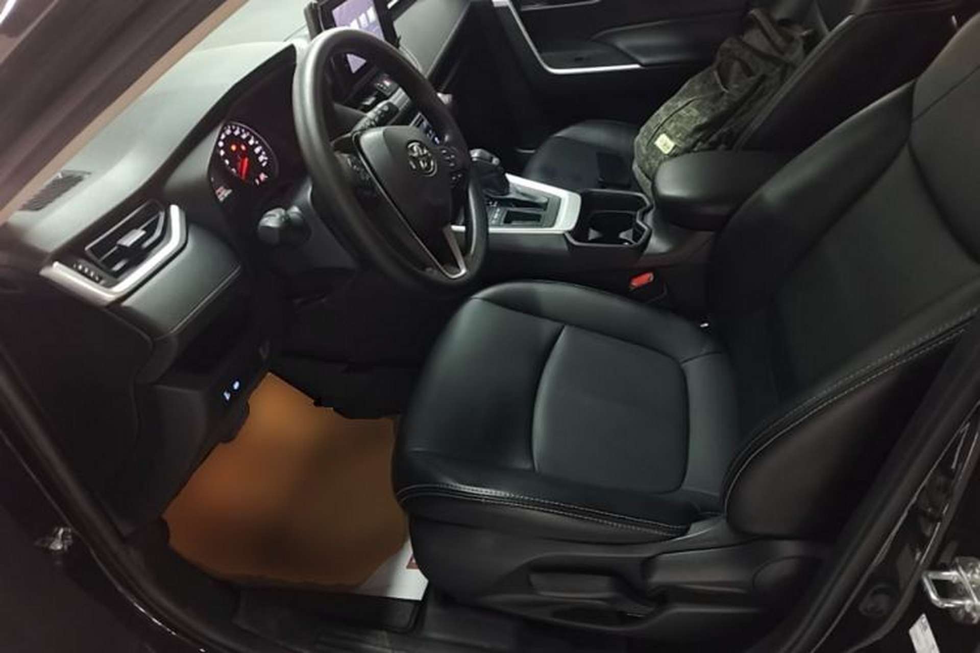 Used Toyota RAV4 2022 2.0L CVT Two-Wheel Drive Urban Edition Left Front Seat