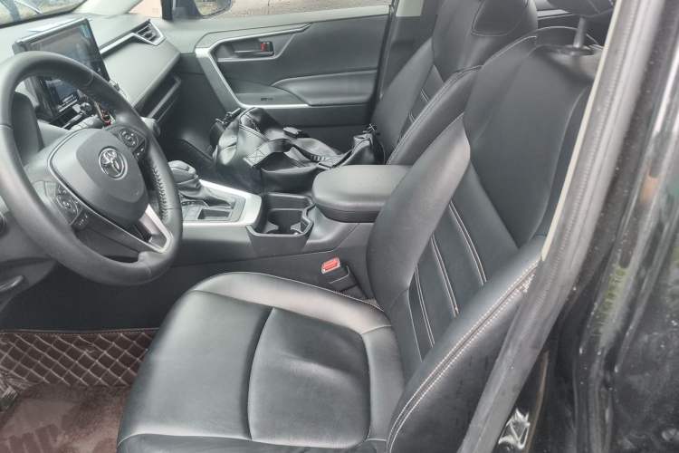 Used Toyota RAV4 2022 2.0L CVT Two-Wheel Drive Urban Edition Left Front Seat