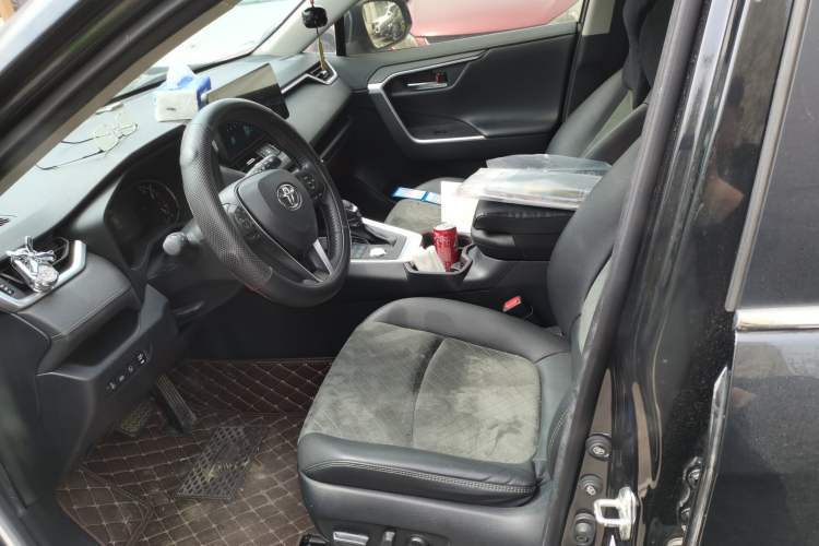 Used Toyota RAV4 2022 2.0L CVT 4x4 Style Plus Edition Left Front Seat