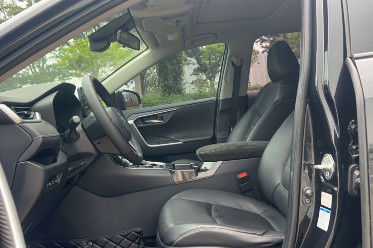 Used Toyota RAV4 2022 Dual-Engine 2.5L E-CVT Four-Wheel Drive Elite Plus Edition Left Front Seat