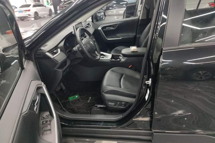 Used Toyota RAV4 2022 Dual-Engine 2.5L E-CVT Four-Wheel Drive Elite Plus Edition Left Front Seat
