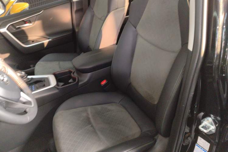 Used Toyota RAV4 2022 2.0L CVT 4x4 Style Plus Edition Left Front Seat
