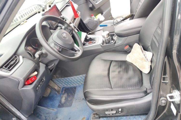 Used Toyota RAV4 2022 2.0L CVT Two-Wheel Drive Urban Edition Left Front Seat