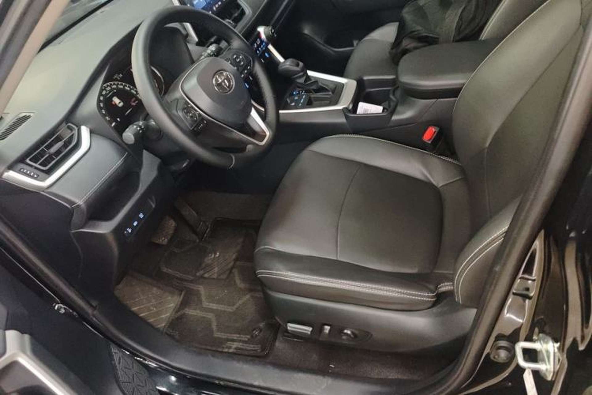 Used Toyota RAV4 2022 2.0L CVT Two-Wheel Drive Fashion Edition Left Front Seat