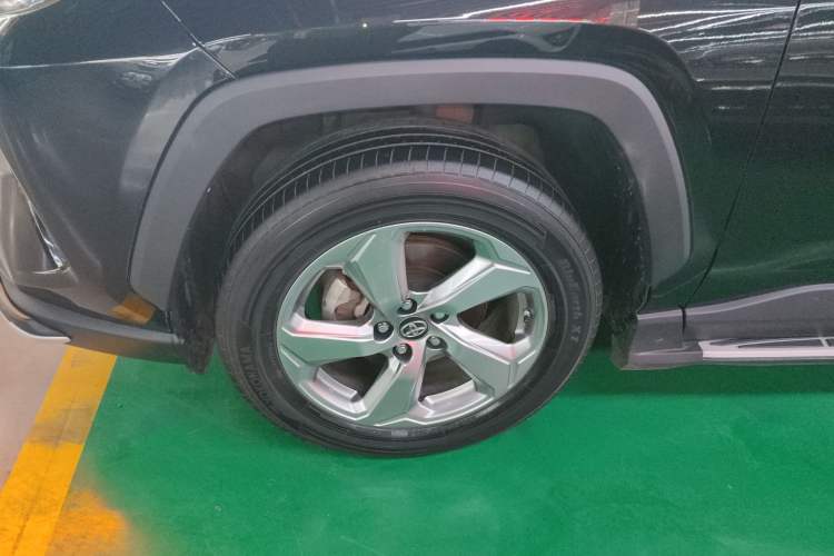 Used Toyota RAV4 2022 2.0L CVT Two-Wheel Drive Fashion Edition Left Front Wheel Hub