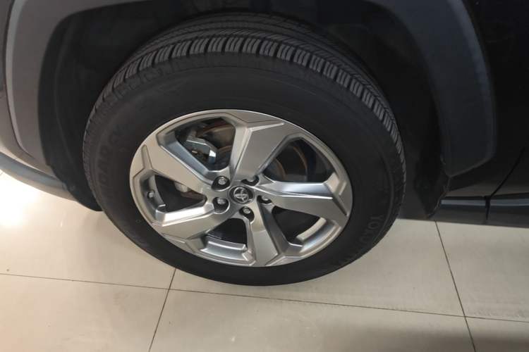 Used Toyota RAV4 2022 2.0L CVT Two-Wheel Drive Fashion Plus Edition Left Front Wheel Hub