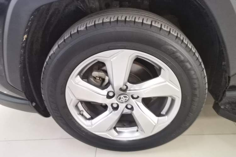 Used Toyota RAV4 2022 2.0L CVT Two-Wheel Drive Fashion Edition Left Front Wheel Hub