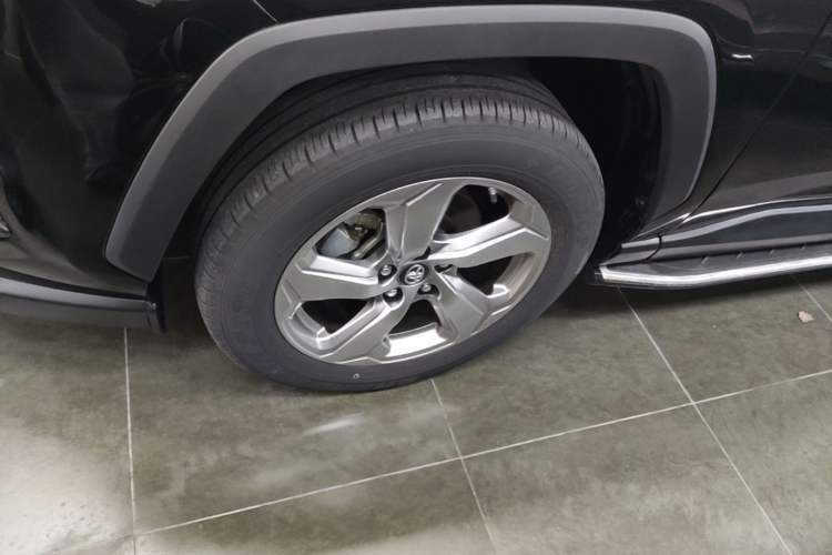 Used Toyota RAV4 2022 Dual-Engine 2.5L E-CVT Two-Wheel Drive Elite Edition Left Front Wheel Hub