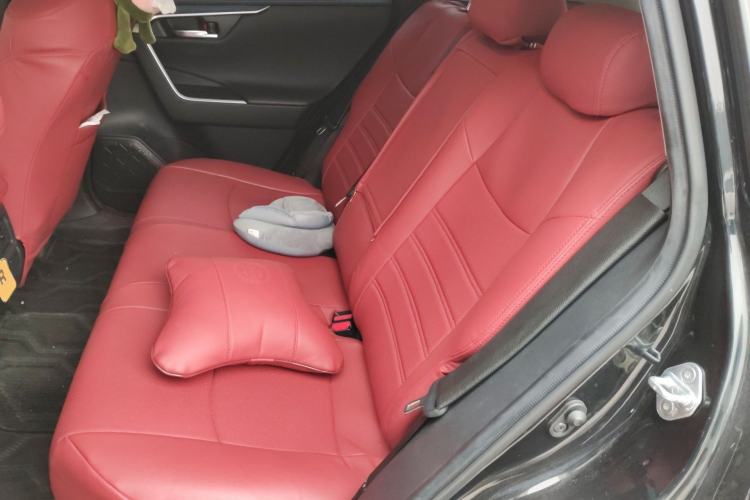 Used Toyota RAV4 2022 2.0L CVT Two-Wheel Drive Fashion Plus Edition Left Rear Seat