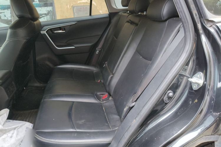 Used Toyota RAV4 2022 2.0L CVT Two-Wheel Drive Fashion Edition Left Rear Seat