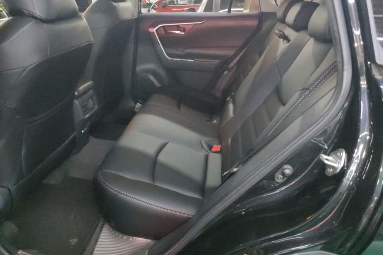 Used Toyota RAV4 2022 2.0L CVT Two-Wheel Drive Fashion Edition Left Rear Seat