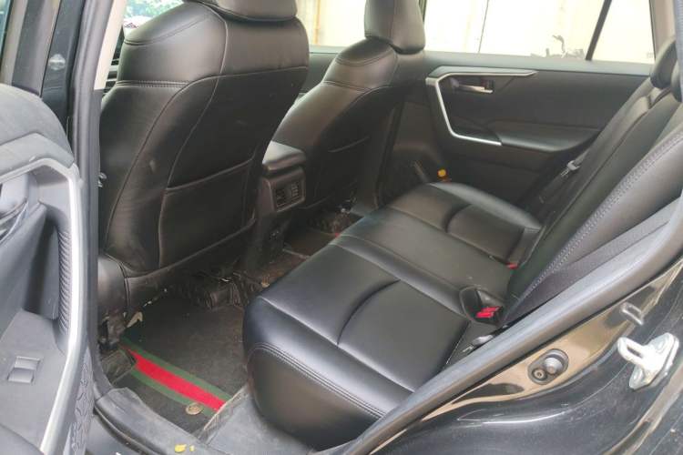 Used Toyota RAV4 2022 2.0L CVT Two-Wheel Drive Fashion Edition Left Rear Seat