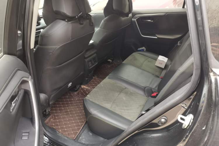 Used Toyota RAV4 2022 2.0L CVT 4x4 Style Plus Edition Left Rear Seat