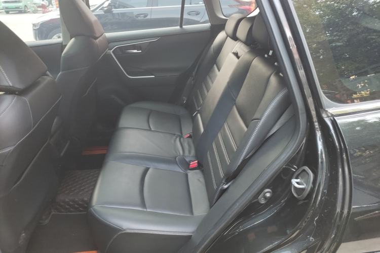 Used Toyota RAV4 2022 2.0L CVT Two-Wheel Drive Fashion Plus Edition Left Rear Seat