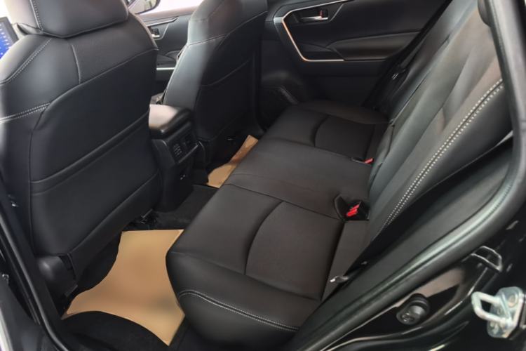 Used Toyota RAV4 2022 2.0L CVT Two-Wheel Drive Fashion Edition Left Rear Seat