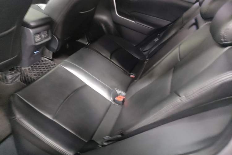 Used Toyota RAV4 2022 Dual-Engine 2.5L E-CVT Two-Wheel Drive Elite Edition Left Rear Seat