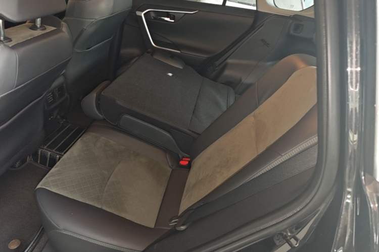 Used Toyota RAV4 2022 2.0L CVT 4x4 Style Plus Edition Left Rear Seat