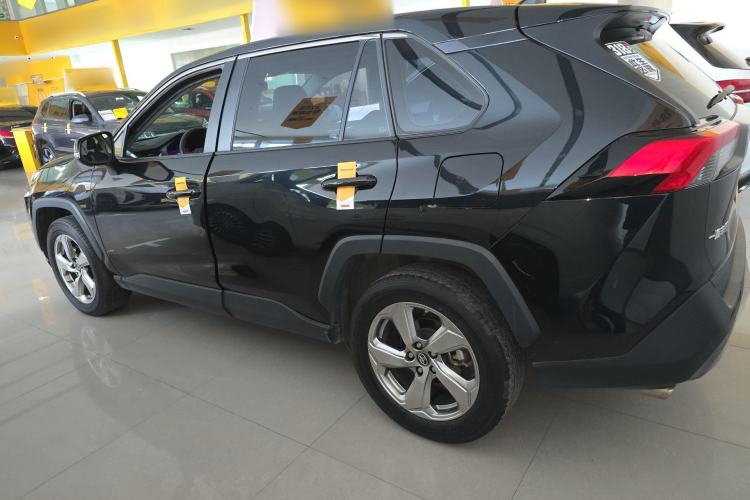 Used Toyota RAV4 2022 2.0L CVT Two-Wheel Drive Fashion Plus Edition Left Side