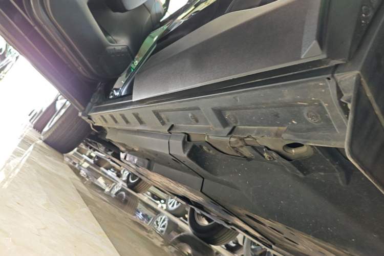 Used Toyota RAV4 2022 2.0L CVT Two-Wheel Drive Urban Edition Left Side Sill