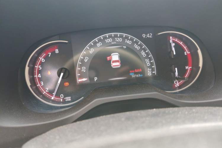 Used Toyota RAV4 2022 2.0L CVT Two-Wheel Drive Fashion Edition Odometer Close Up