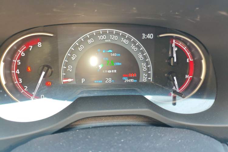 Used Toyota RAV4 2022 2.0L CVT Two-Wheel Drive Fashion Edition Odometer Close Up