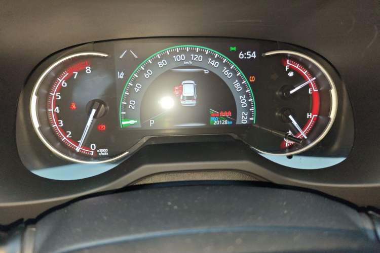 Used Toyota RAV4 2022 2.0L CVT Two-Wheel Drive Fashion Edition Odometer Close Up