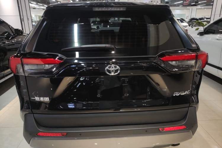 Used Toyota RAV4 2022 2.0L CVT Two-Wheel Drive Fashion Plus Edition Rear