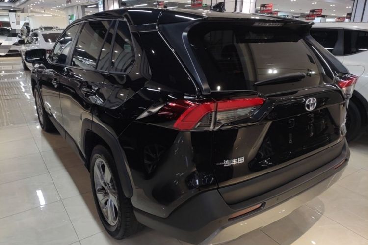 Used Toyota RAV4 2022 2.0L CVT Two-Wheel Drive Fashion Plus Edition Rear Left 45 Deg