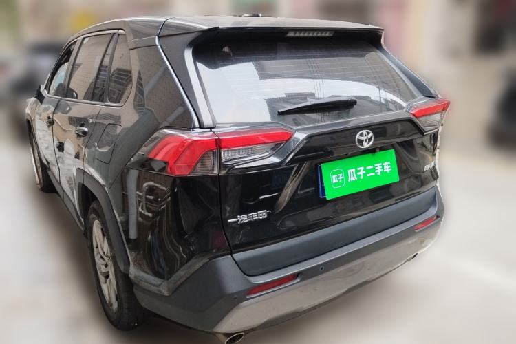 Used Toyota RAV4 2022 2.0L CVT Two-Wheel Drive Fashion Plus Edition Rear Left 45 Deg