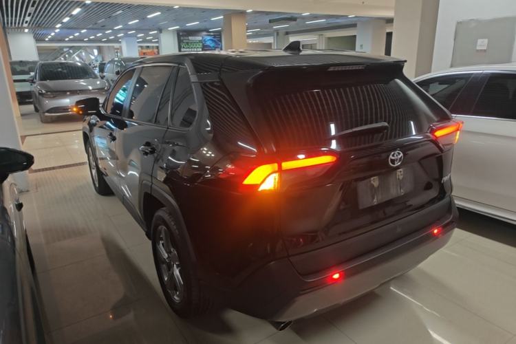 Used Toyota RAV4 2022 2.0L CVT Two-Wheel Drive Fashion Plus Edition Rear Left 45 Deg