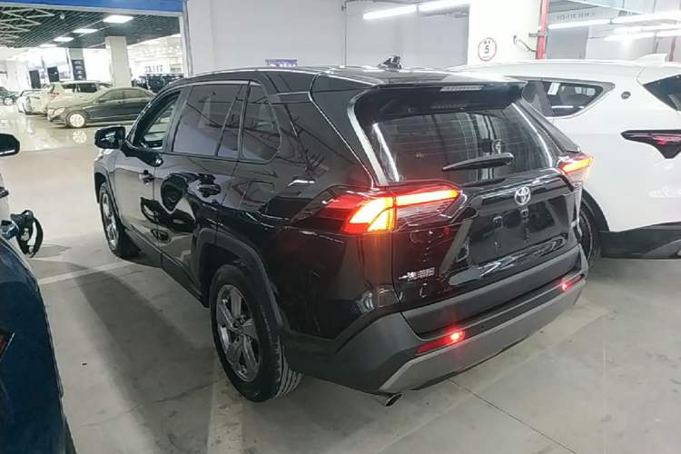 Used Toyota RAV4 2022 2.0L CVT Two-Wheel Drive Fashion Plus Edition Rear Left 45 Deg