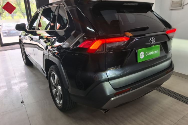 Used Toyota RAV4 2022 2.0L CVT Two-Wheel Drive Fashion Edition Rear Left 45 Deg