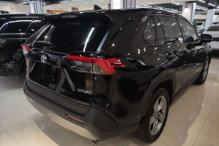 Used Toyota RAV4 2022 2.0L CVT Two-Wheel Drive Fashion Plus Edition Rear Right 45 Deg