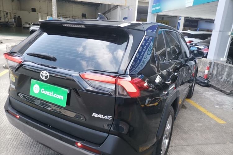 Used Toyota RAV4 2022 2.0L CVT Two-Wheel Drive Fashion Edition Rear Right 45 Deg