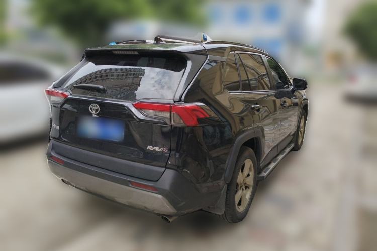 Used Toyota RAV4 2022 2.0L CVT Two-Wheel Drive Fashion Edition Rear Right 45 Deg