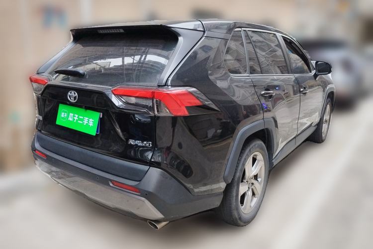 Used Toyota RAV4 2022 2.0L CVT Two-Wheel Drive Fashion Plus Edition Rear Right 45 Deg