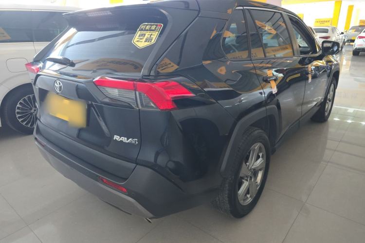 Used Toyota RAV4 2022 2.0L CVT Two-Wheel Drive Fashion Plus Edition Rear Right 45 Deg