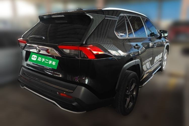 Used Toyota RAV4 2022 2.0L CVT Two-Wheel Drive Fashion Plus Edition Rear Right 45 Deg